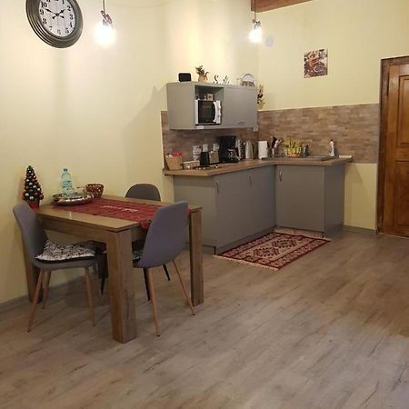 Weiss House Lägenhet Braşov Exteriör bild